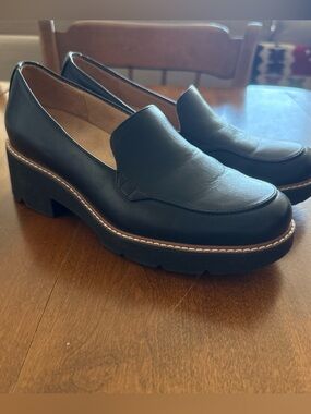 Naturalizer Women's Cabaret Slip On Loafer Black 8.5M Lug Sole